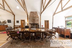 dining - click for photo gallery